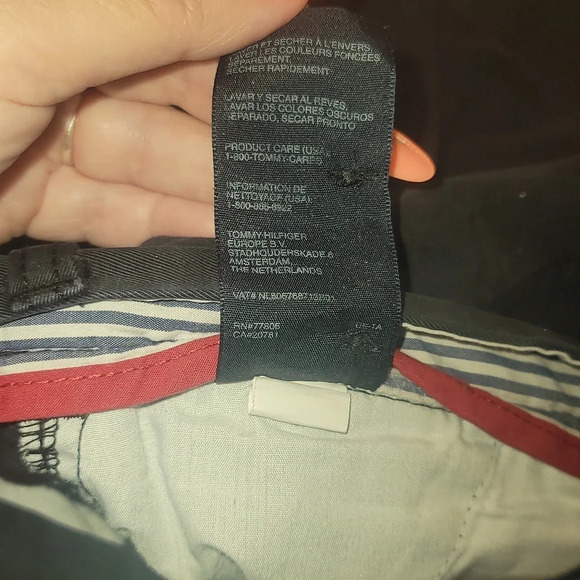 Tommy Hilfiger flat front four pocket shorts black 38 - Picture 6 of 6